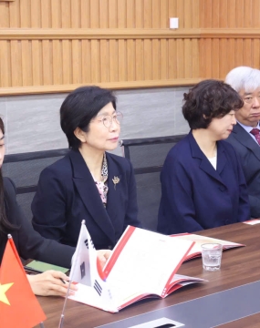 ĐẠI DIỆN TRƯỜNG ĐẠI HỌC GIMCHEON ĐẾN THĂM VÀ LÀM VIỆC