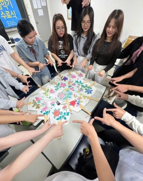 Hình ảnh các bạn nhà Đông Phương có 1 buổi trải nghiệm văn hóa tại Hàn Quốc