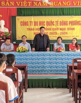 MANG TẾT VỀ CHO EM TẠI CÁC TRƯỜNG THCS TỈNH KIÊN GIANG