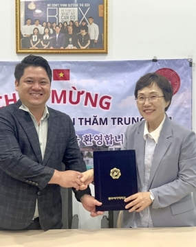 KÝ KẾT HỢP TÁC VỚI TRƯỜNG ĐẠI HỌC NỮ GWANGJU