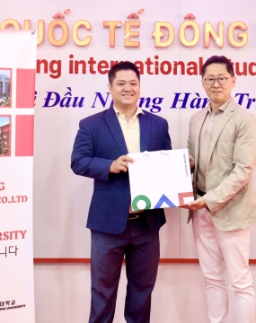 ĐẠI DIỆN TRƯỜNG ĐẠI HỌC HÀN QUỐC