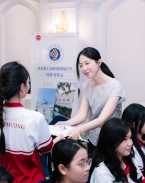 ĐẠI DIỆN TRƯỜNG ĐẠI HỌC HÀN QUỐC
