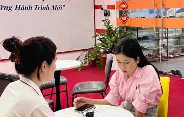 Kỳ nhập học càng gần – Đông Phương càng rộn ràng