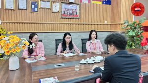 Đông Phương giao lưu